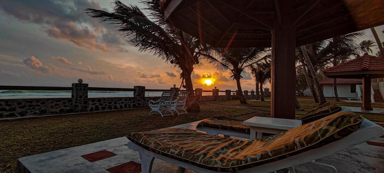 Nu-Vin Beach Hotel Ahangama Exteriér fotografie